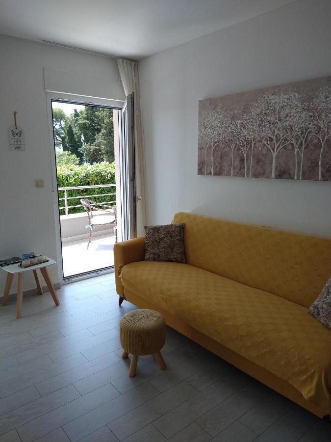Apartments Villa Vetma Kastela Exterior photo